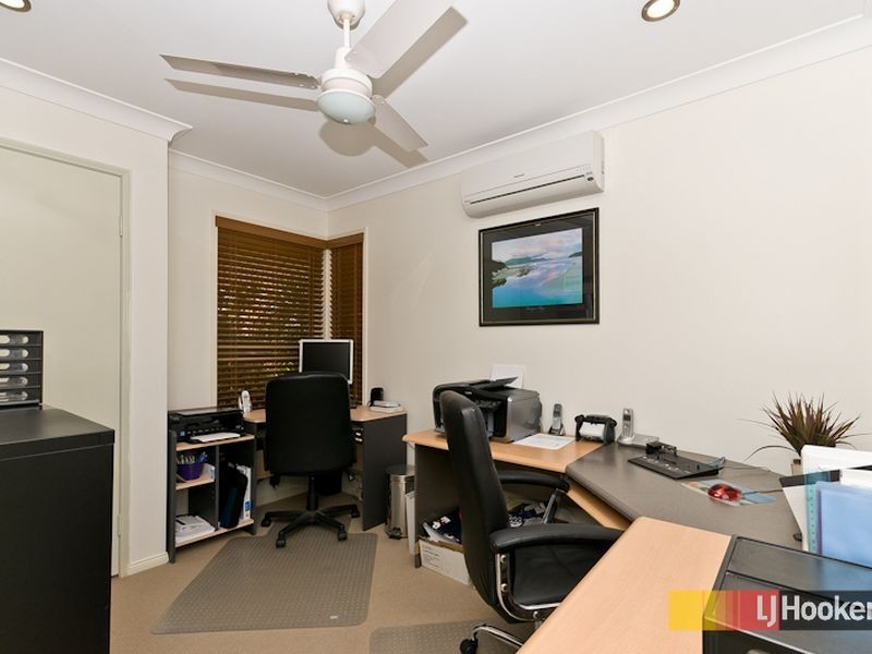 17 Phoenix Court, Eatons Hill QLD 4037