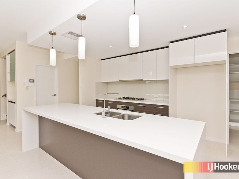 3 Belvista Place, Bridgeman Downs QLD 4035