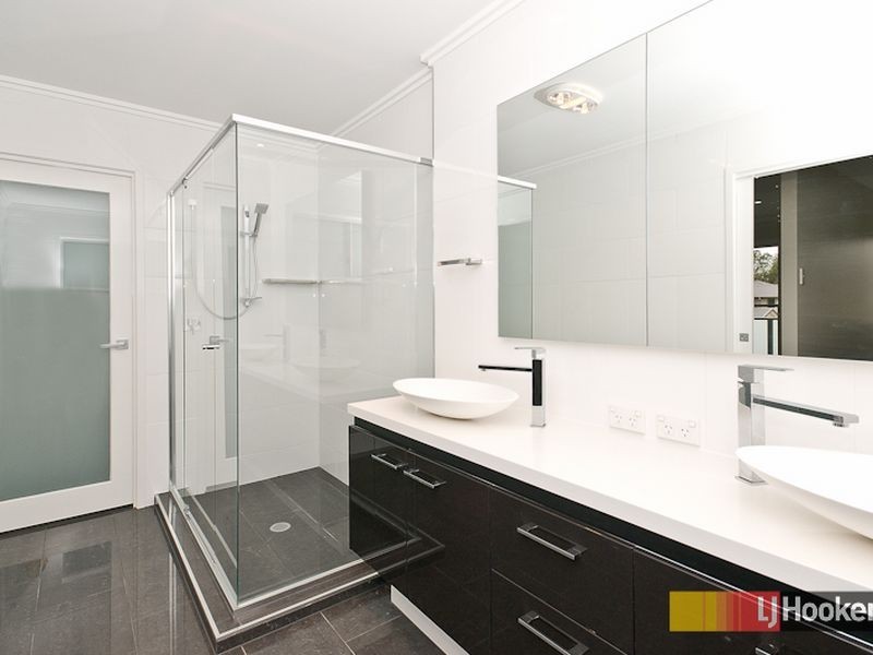 3 Belvista Place, Bridgeman Downs QLD 4035