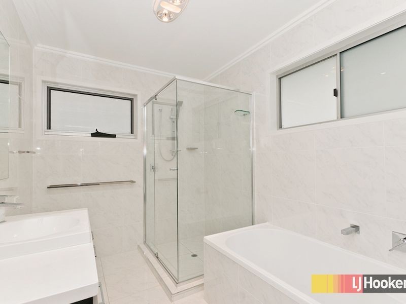 3 Belvista Place, Bridgeman Downs QLD 4035