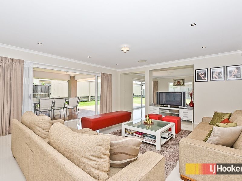16 Laguna Place, Bridgeman Downs QLD 4035