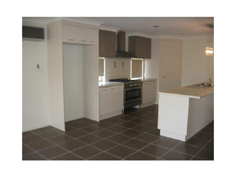 10 Taunton Street, Carseldine QLD 4034