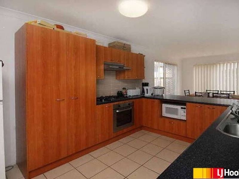 18 Acacia Crescent, Kallangur QLD 4503