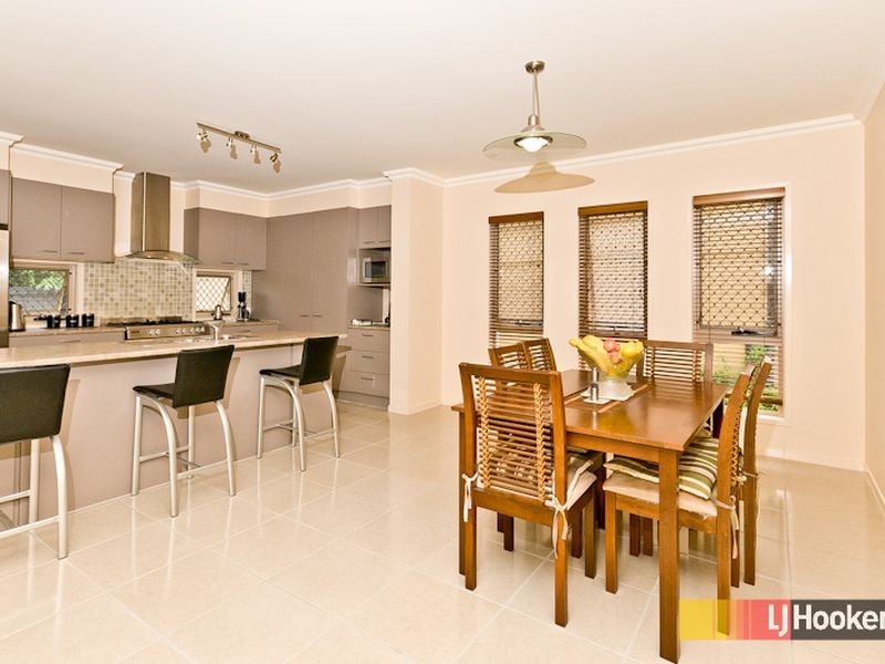 11 Silverbirch Place, Bridgeman Downs QLD 4035