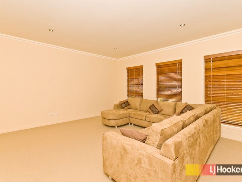 11 Silverbirch Place, Bridgeman Downs QLD 4035