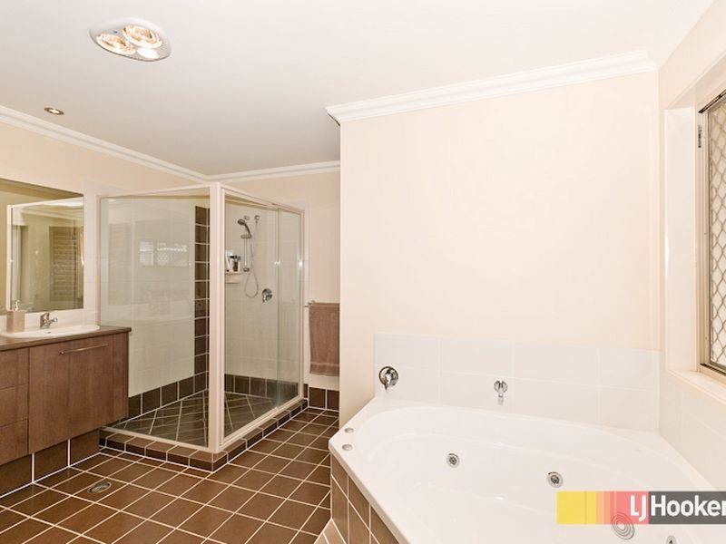 11 Silverbirch Place, Bridgeman Downs QLD 4035
