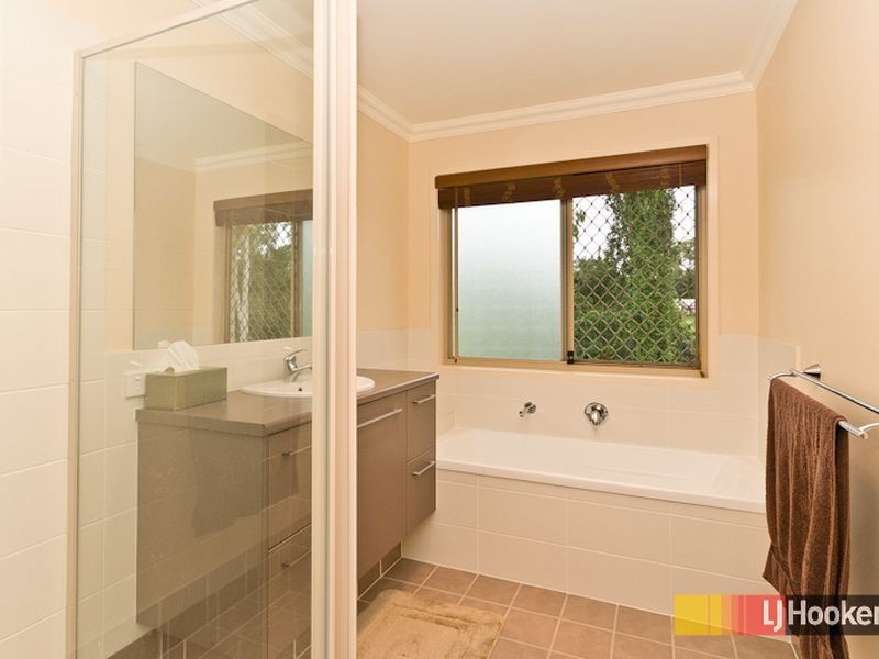 11 Silverbirch Place, Bridgeman Downs QLD 4035