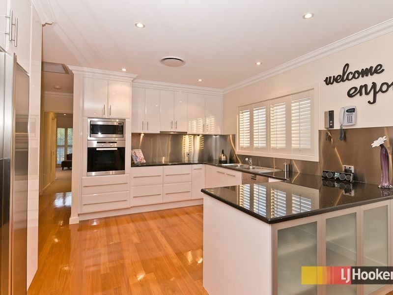 10 Warraba Avenue, Wavell Heights QLD 4012