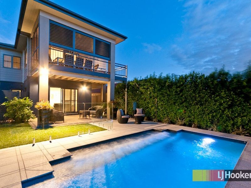 10 Warraba Avenue, Wavell Heights QLD 4012