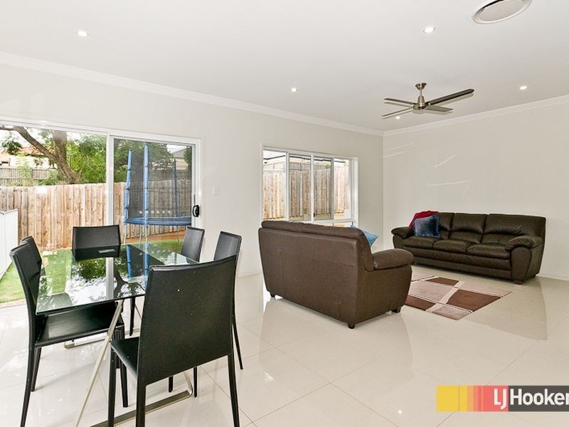 6 Leo Place, Bridgeman Downs QLD 4035