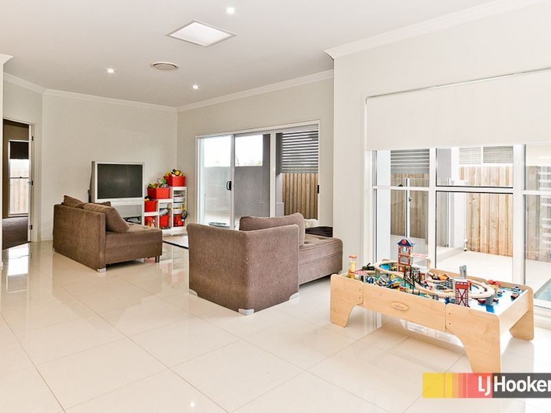 6 Leo Place, Bridgeman Downs QLD 4035