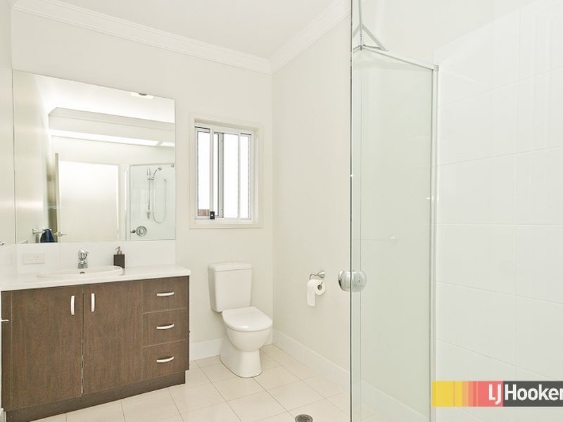 6 Leo Place, Bridgeman Downs QLD 4035