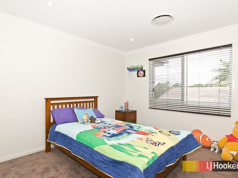 6 Leo Place, Bridgeman Downs QLD 4035