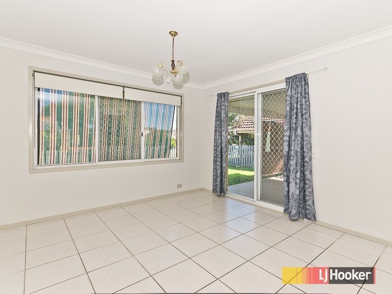 8 Conifer Close, Fitzgibbon QLD 4018