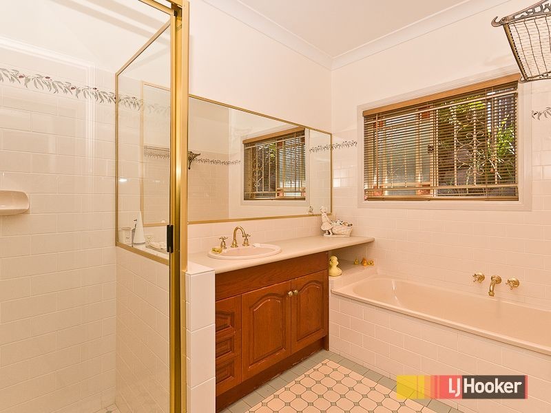 18 Whipbird Place, Aspley QLD 4034
