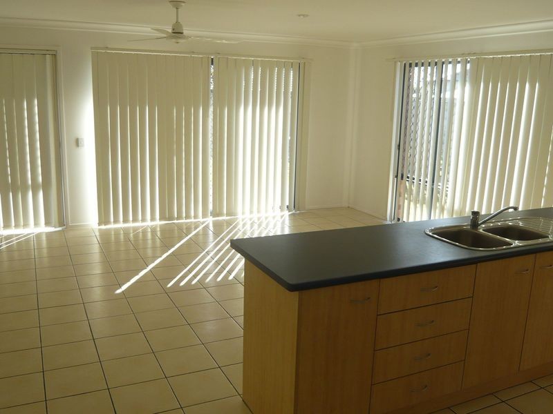 8 Oaktree Place, Bracken Ridge QLD 4017