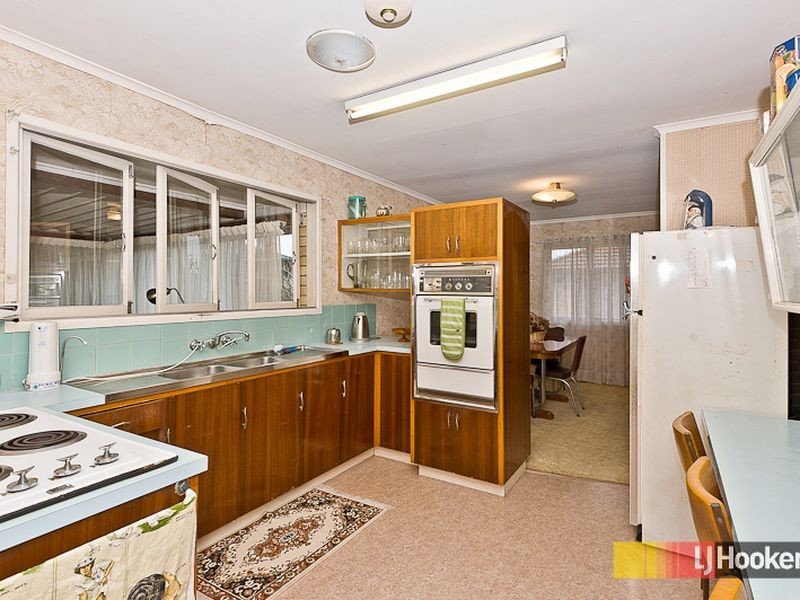 11 Pacific Street, Chermside West QLD 4032
