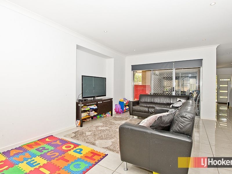 18 Castlewellan Circuit, Warner QLD 4500