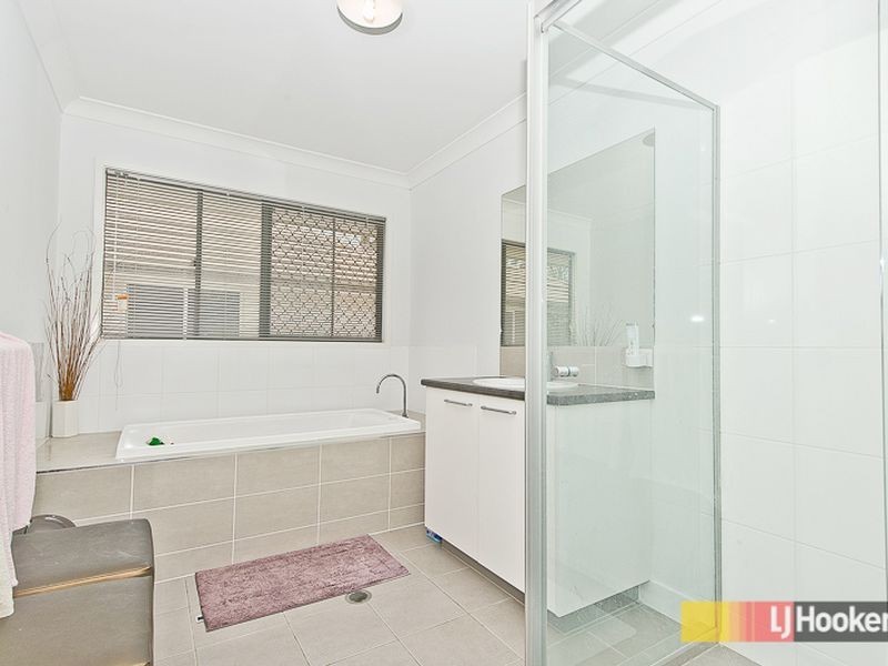 18 Castlewellan Circuit, Warner QLD 4500