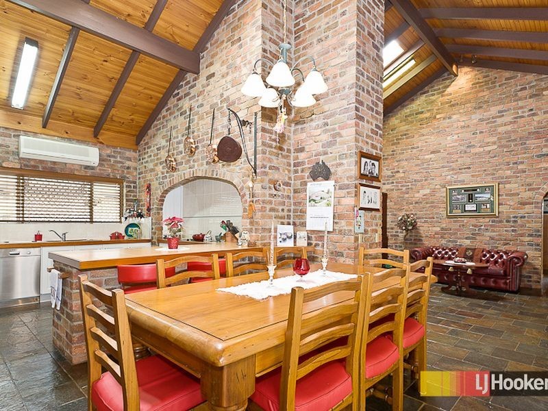 4 Quaver Court, Bridgeman Downs QLD 4035