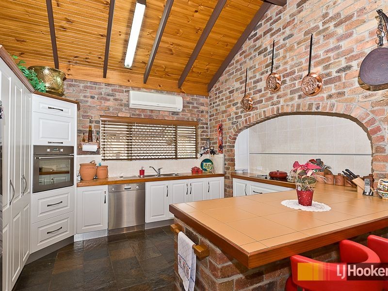 4 Quaver Court, Bridgeman Downs QLD 4035