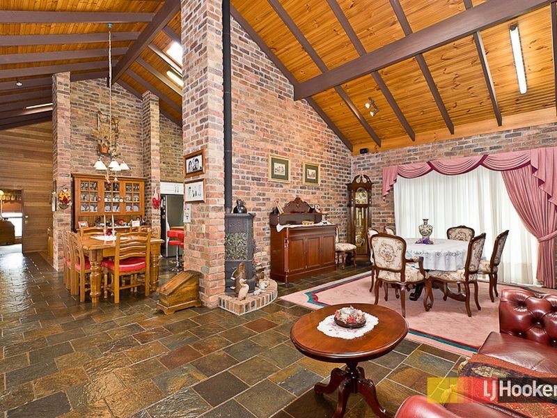 4 Quaver Court, Bridgeman Downs QLD 4035