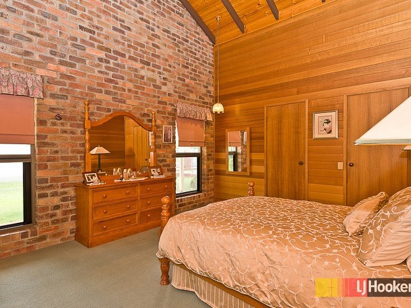 4 Quaver Court, Bridgeman Downs QLD 4035