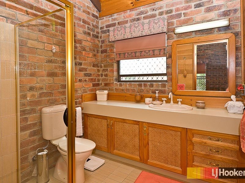 4 Quaver Court, Bridgeman Downs QLD 4035