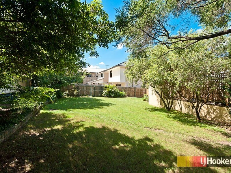 329 Rode Road, Wavell Heights QLD 4012