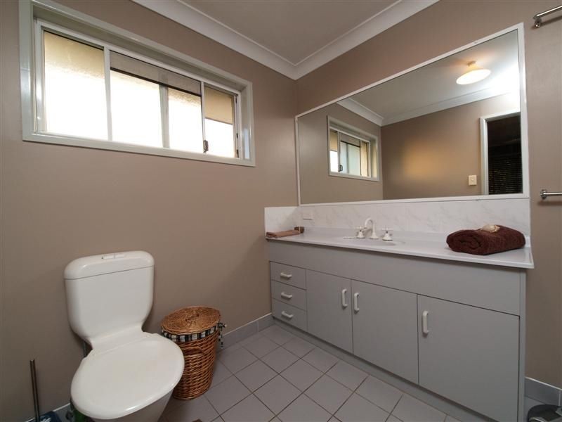 8 Narrabeen Road, Albany Creek QLD 4035