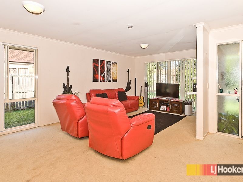 12 Apple Gum Place, Fitzgibbon QLD 4018