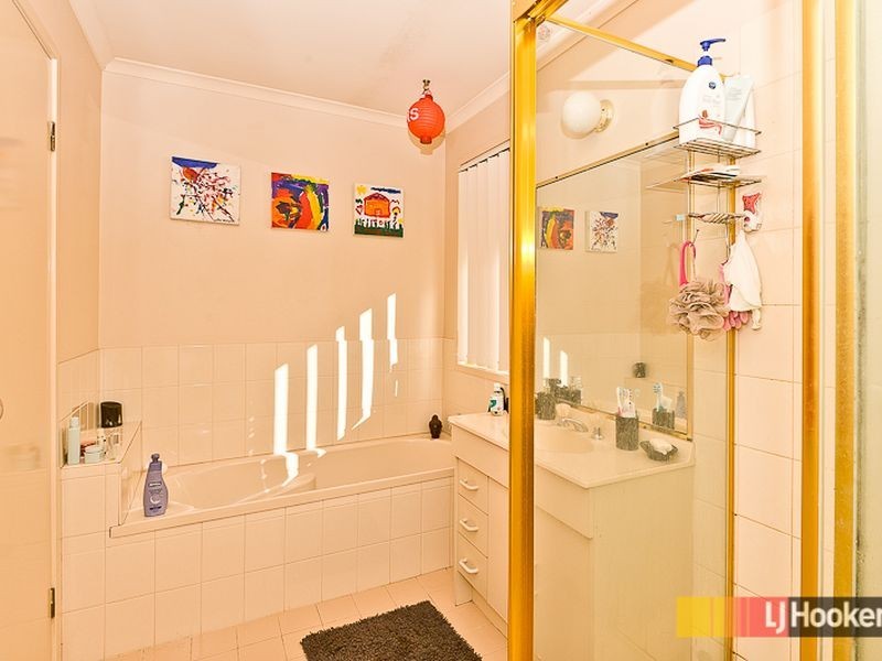 12 Apple Gum Place, Fitzgibbon QLD 4018