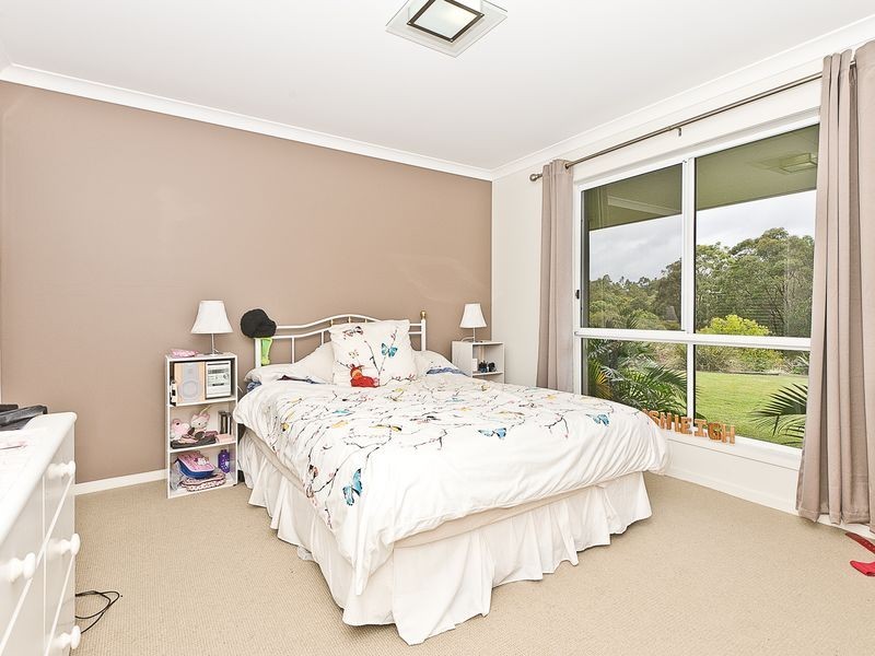 4 Colin Place, Cashmere QLD 4500