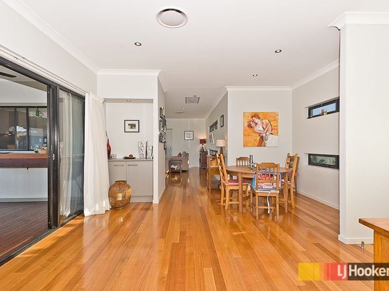 12 Roundelay Court, Eatons Hill QLD 4037