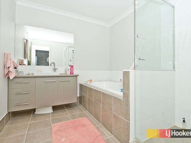 12 Roundelay Court, Eatons Hill QLD 4037