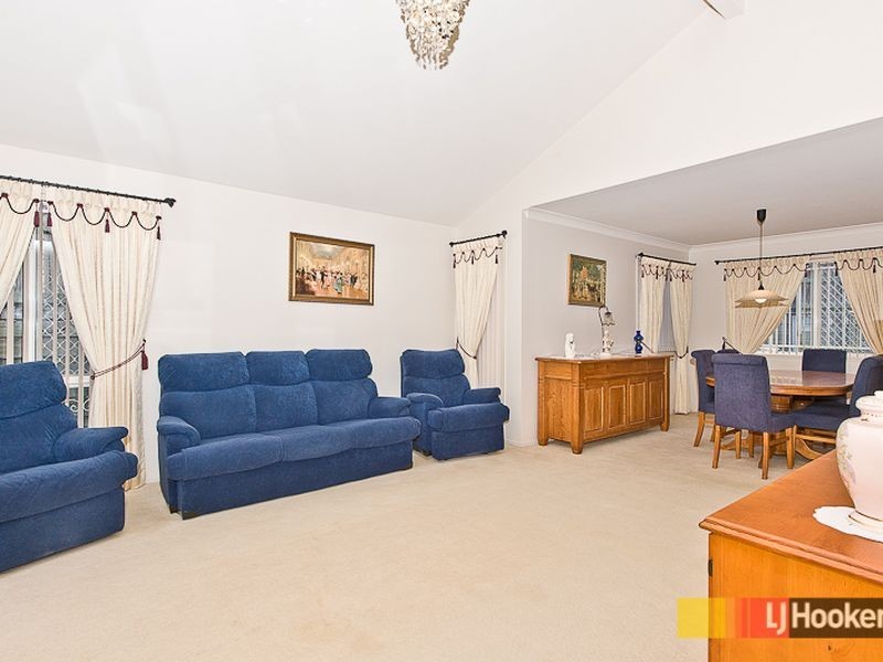 72 Streisand Drive, Mcdowall QLD 4053