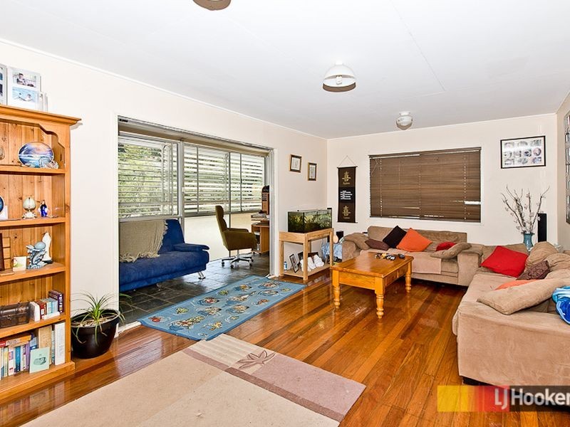 23 Pylara Crescent, Ferny Hills QLD 4055
