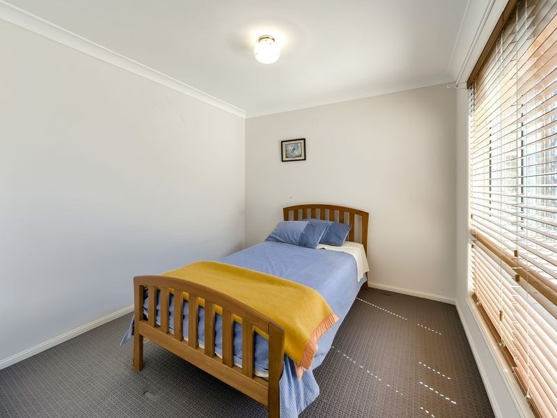 84 Silkyoak Cct, Fitzgibbon QLD 4018