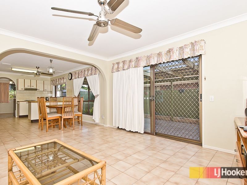 1 Charmaine Court, Albany Creek QLD 4035