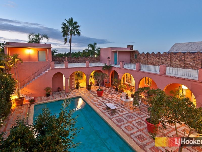 14 Ashley Road, Chermside West QLD 4032