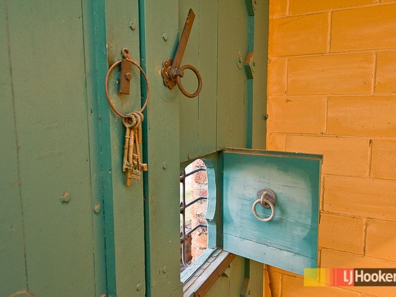 14 Ashley Road, Chermside West QLD 4032