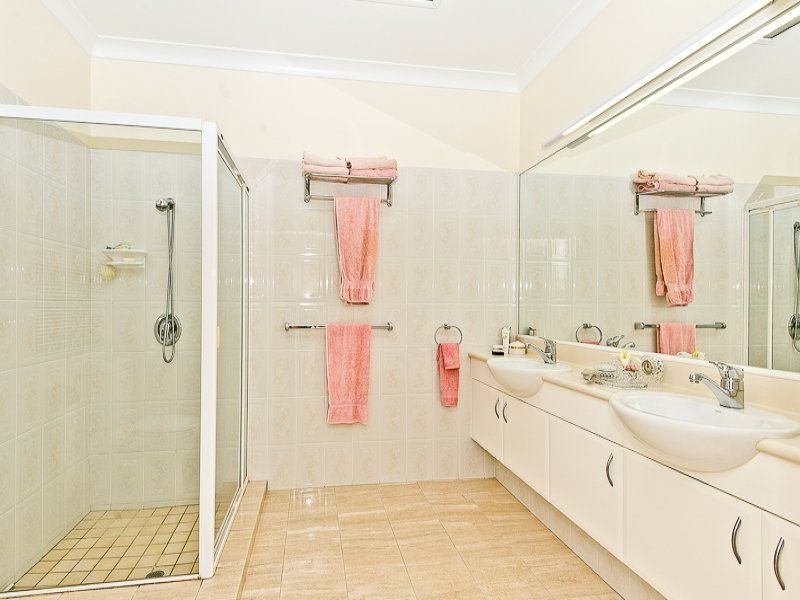 165 Bangalow Street, Bridgeman Downs QLD 4035