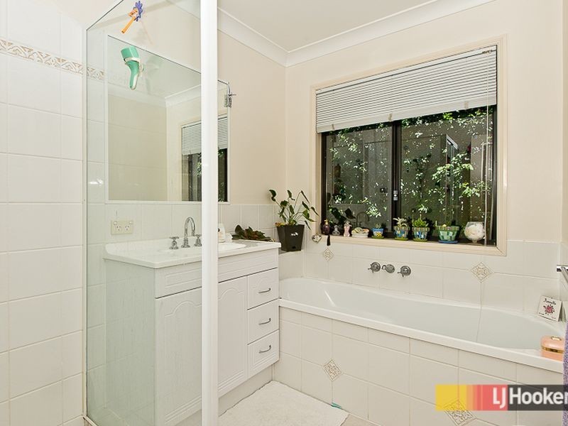 18 Carrington Place, Bridgeman Downs QLD 4035