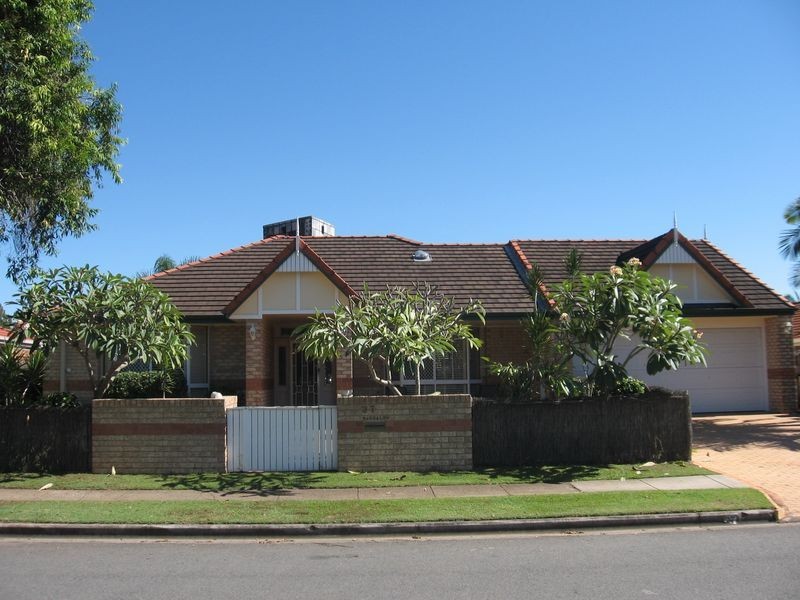 27 Bangalow Street, Bridgeman Downs QLD 4035