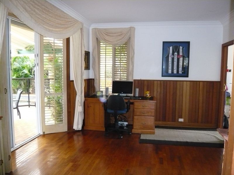 27 Bangalow Street, Bridgeman Downs QLD 4035