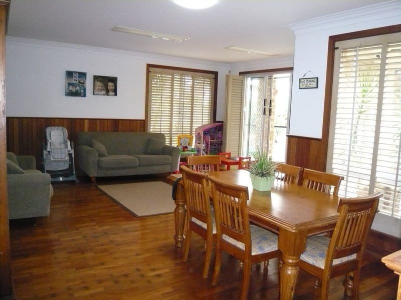 27 Bangalow Street, Bridgeman Downs QLD 4035