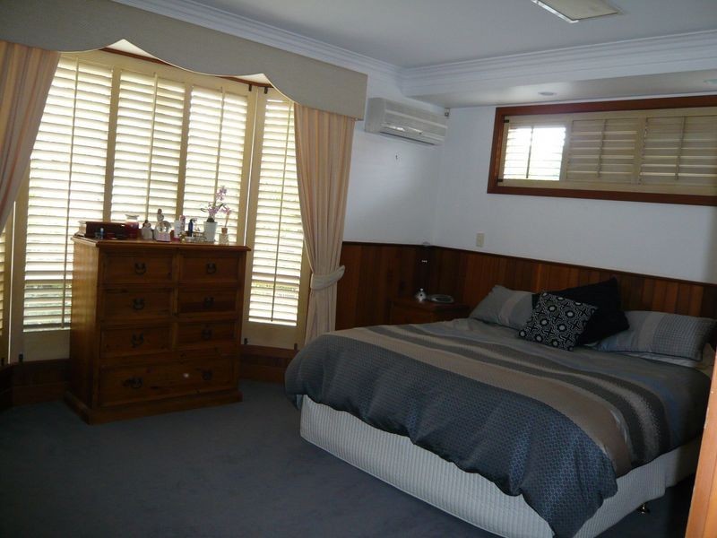 27 Bangalow Street, Bridgeman Downs QLD 4035