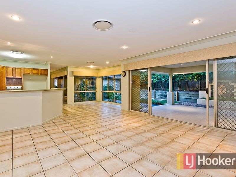 11 Kettleton Close, Bridgeman Downs QLD 4035