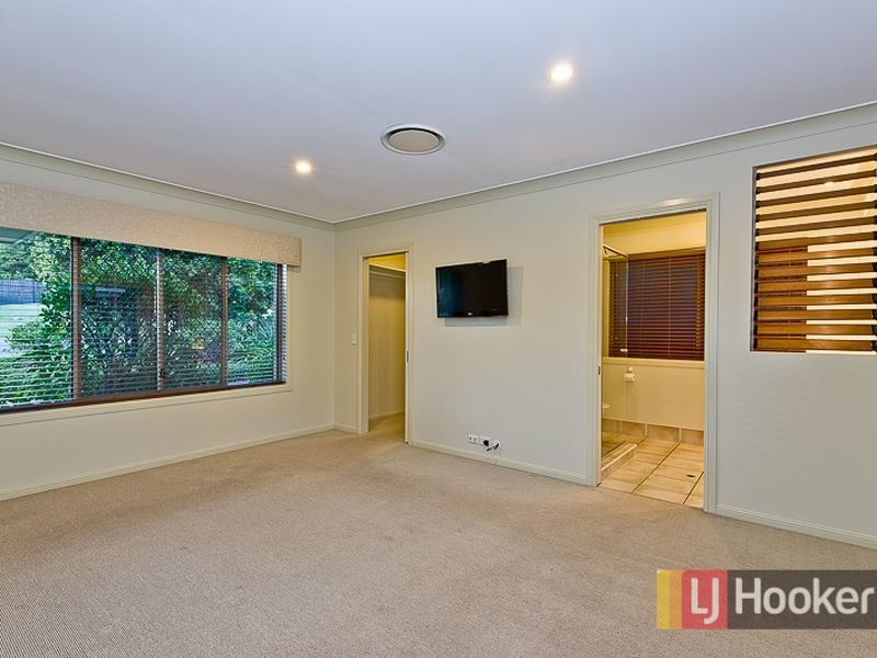 11 Kettleton Close, Bridgeman Downs QLD 4035