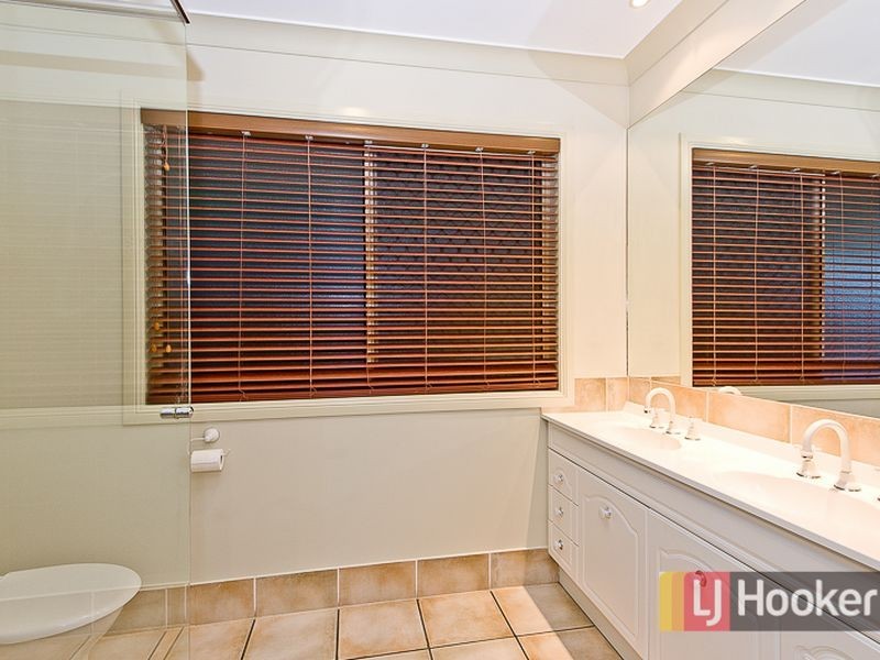 11 Kettleton Close, Bridgeman Downs QLD 4035